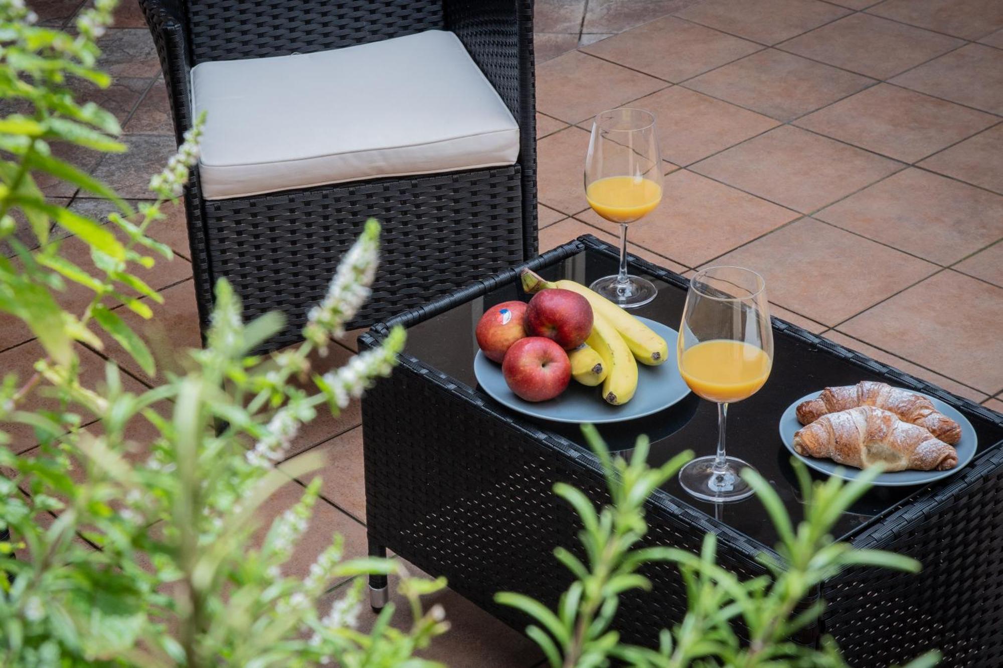 White Swan Boutique Apartments Prag Dış mekan fotoğraf